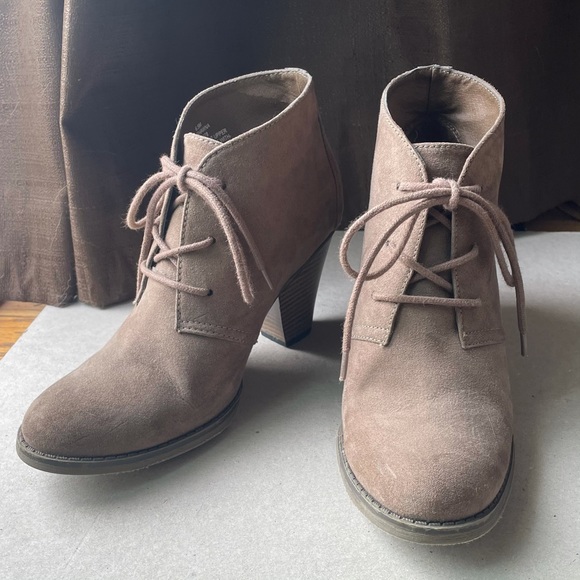MIA Shoes - Women’s lace up booties size 6.5